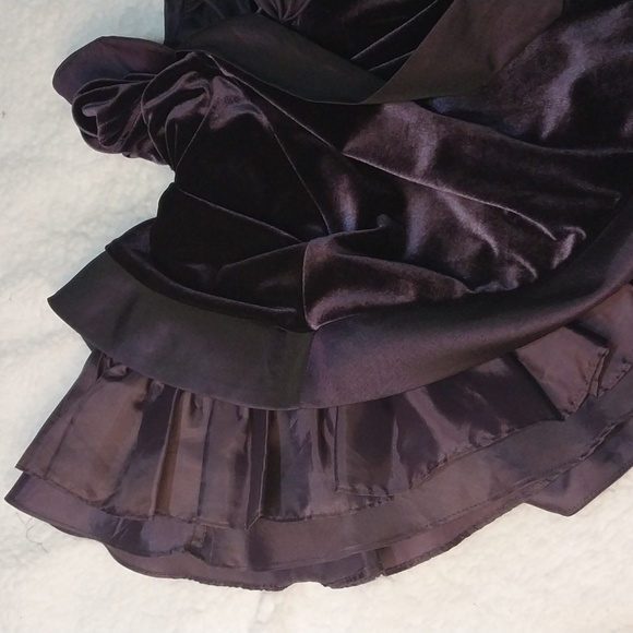 18 Mos Baby Girls Purple Velvet Dress by Ofphiladelphia Goodlad - Picture 4 of 5